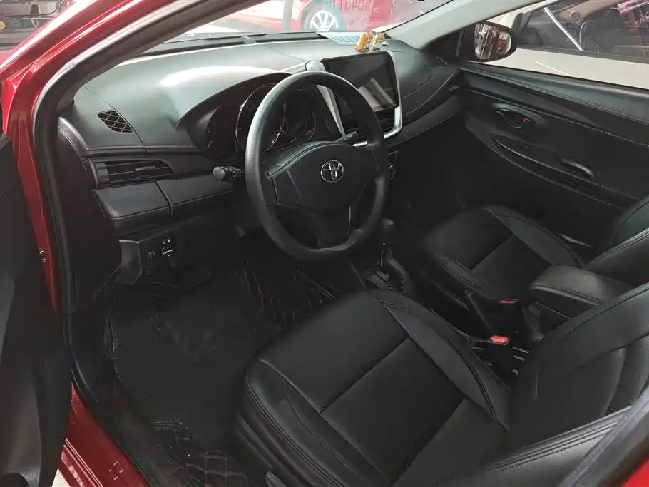 TOYOTA YARIS L TO ENJOY