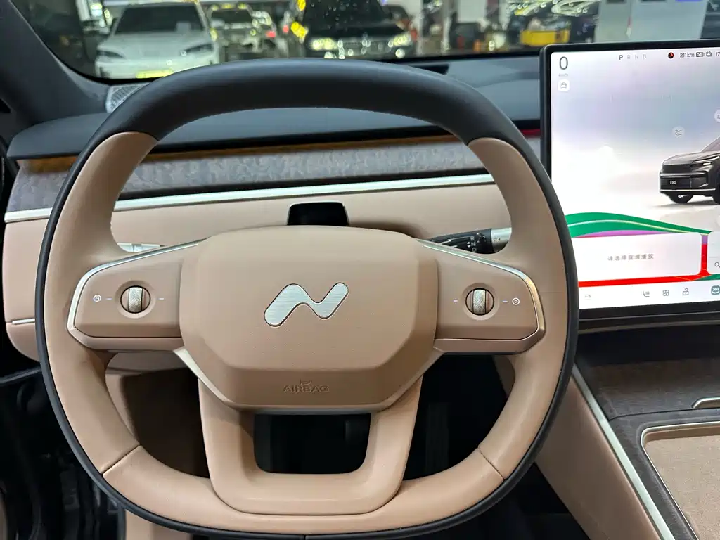 Onvo L90 2025 Ultra мест