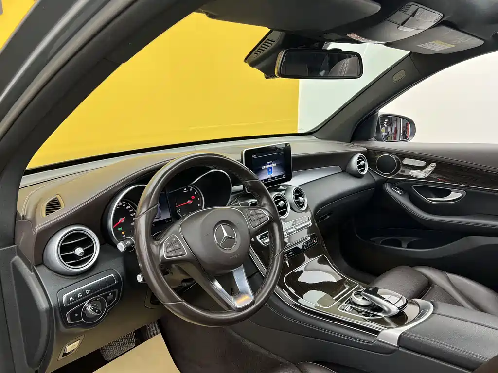 Mercedes-Benz GLC 2018 GLC 260 4MATIC Luxury