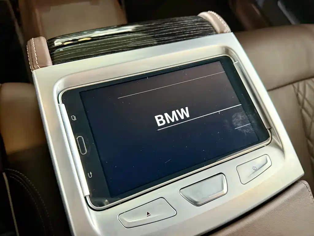 BMW 7 SERIES