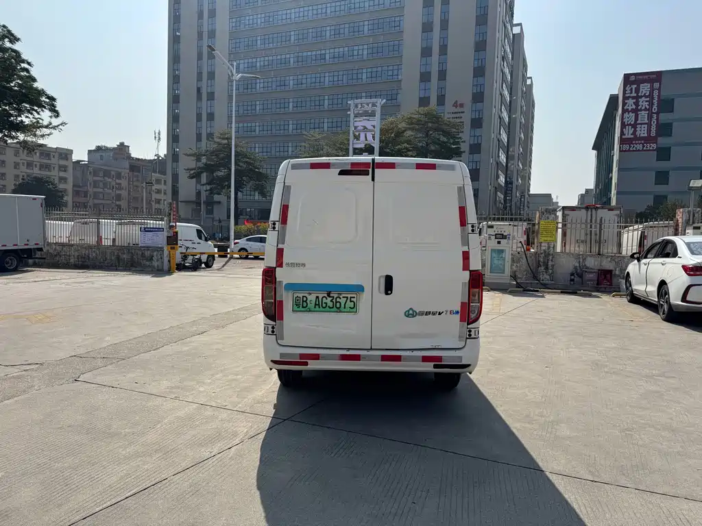 CHANGAN CROSS STAR V7 EV