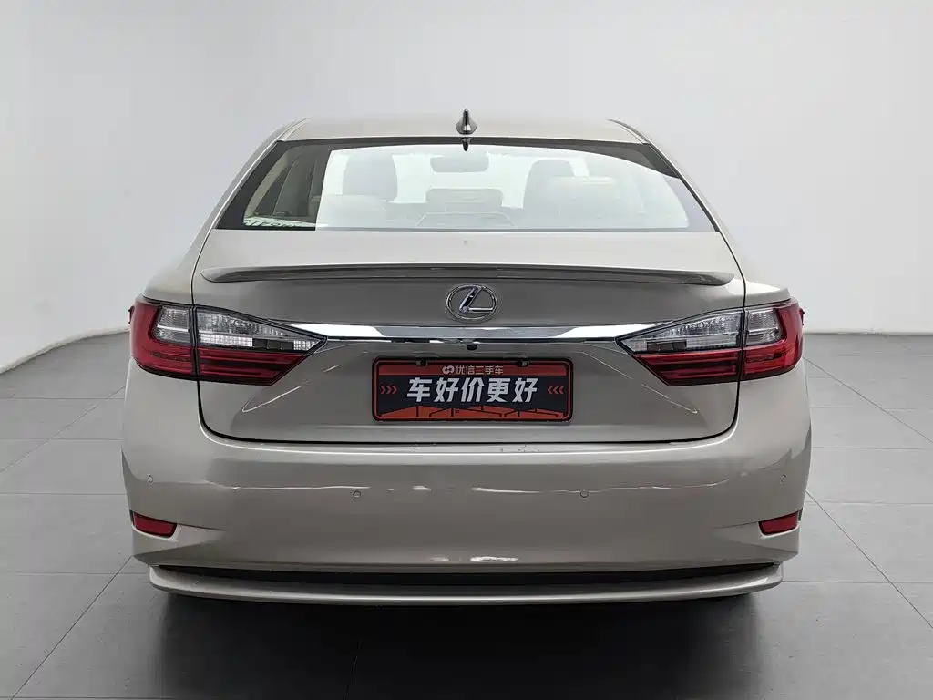 Lexus ES — миниатюра 4