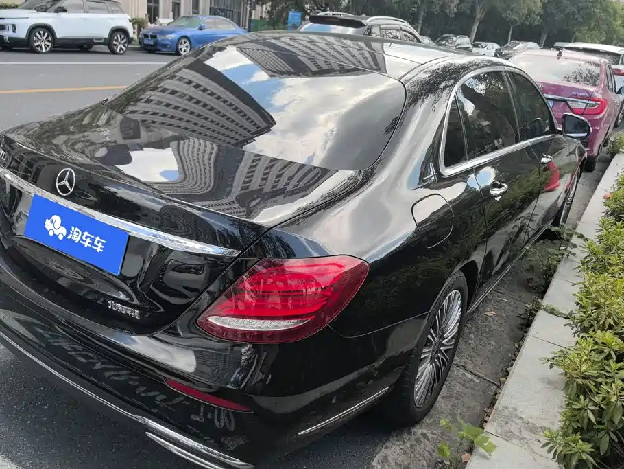 Mercedes-Benz E-Class — миниатюра 3