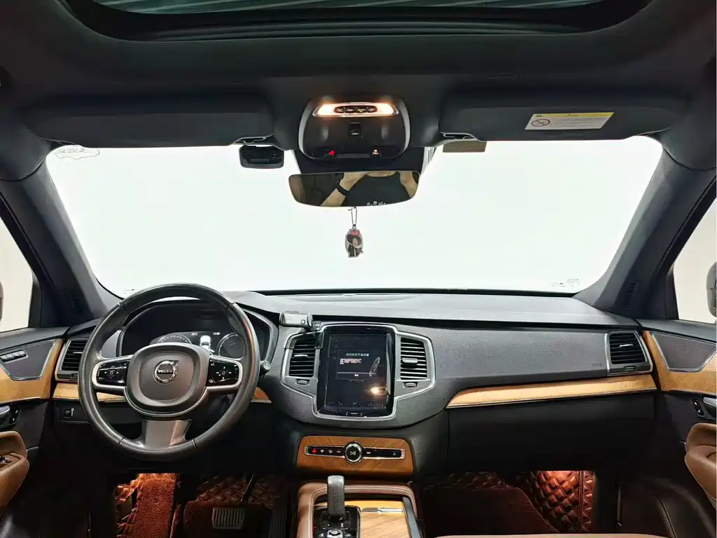 Volvo XC90 2021 B5 Luxury 7 мест