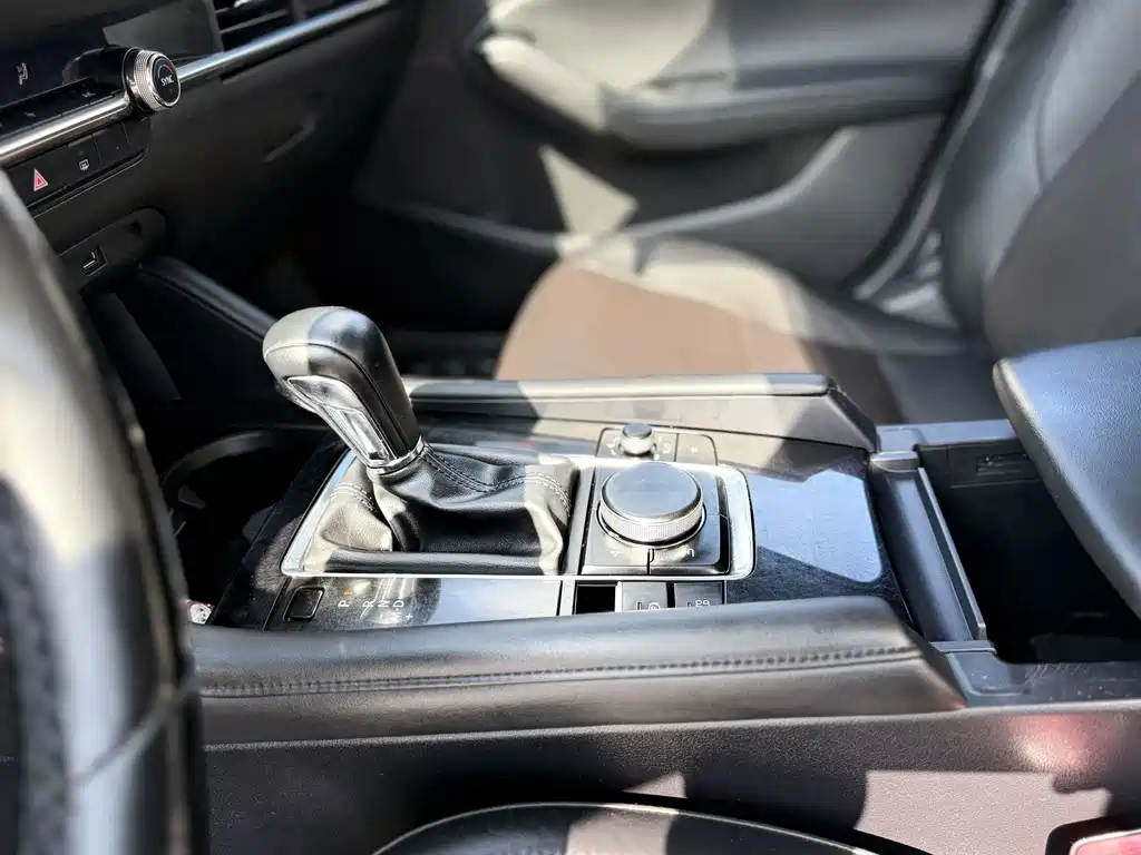 Mazda 3 Axela — миниатюра 16