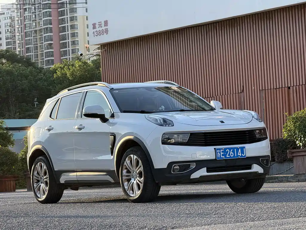 Lynk & Co 01 — миниатюра 12