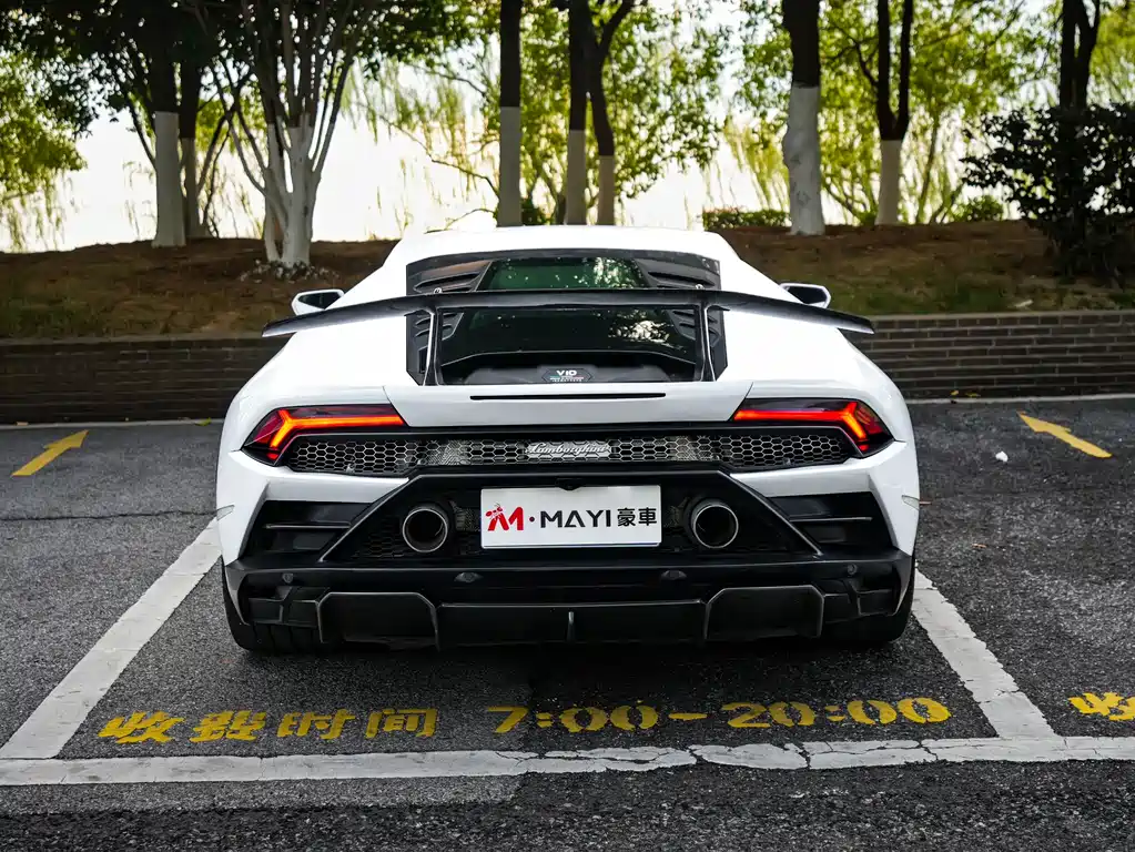 LAMBORGHINI HURACÁN