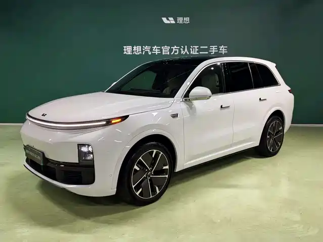 Li Auto IDEAL L8 2025