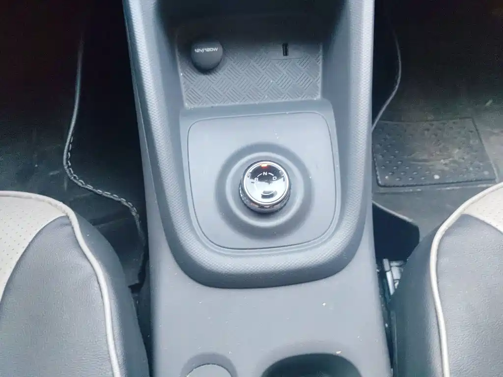 Wuling Hongguang EV — миниатюра 10