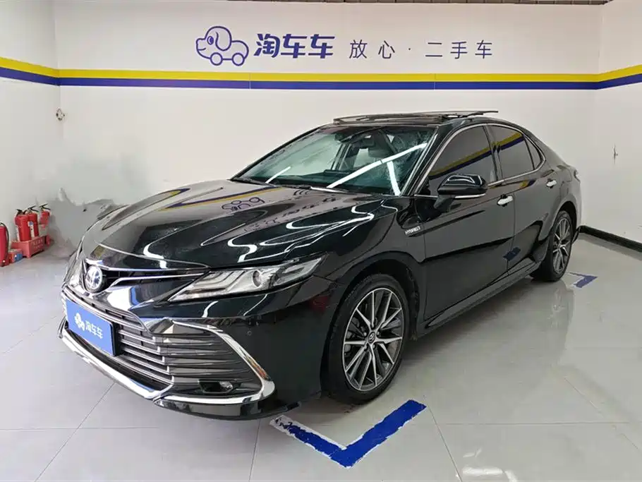 TOYOTA CAMRY