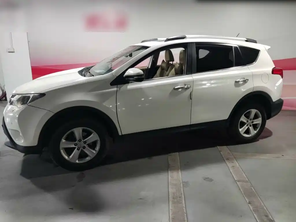 Toyota RAV4 — миниатюра 2