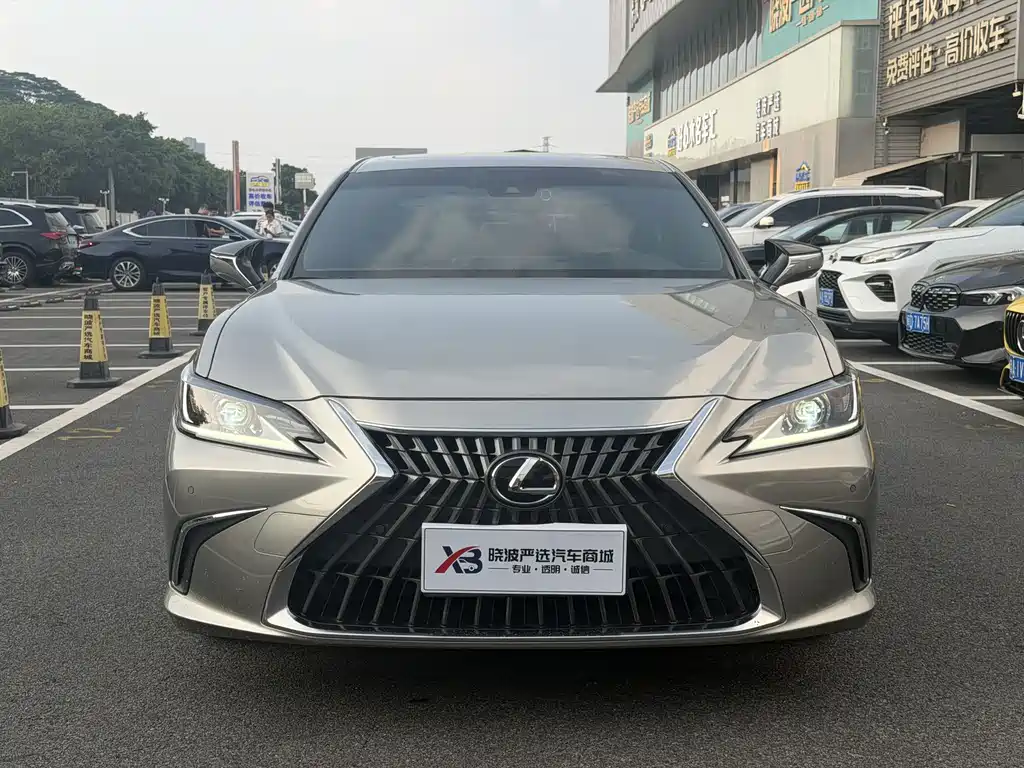 Lexus ES — миниатюра 7