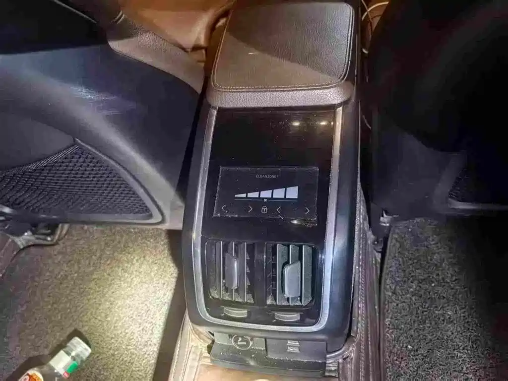 Volvo S90 — миниатюра 8