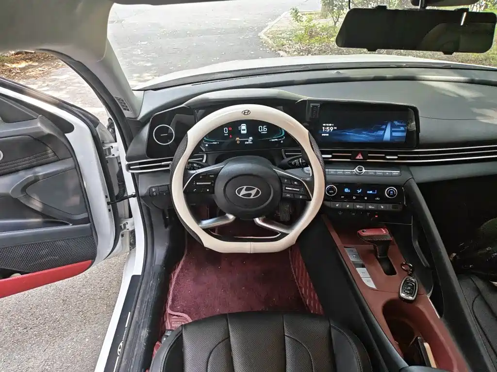 Hyundai Elantra — миниатюра 6