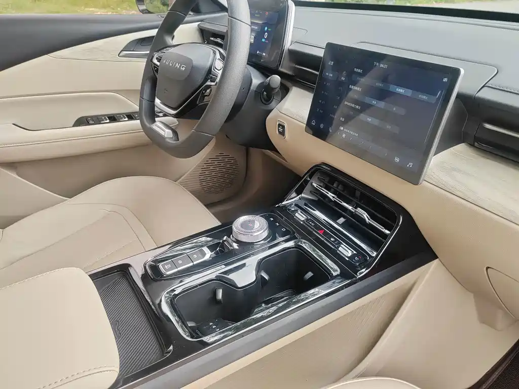 Wuling Starlight 2023 — фото 19