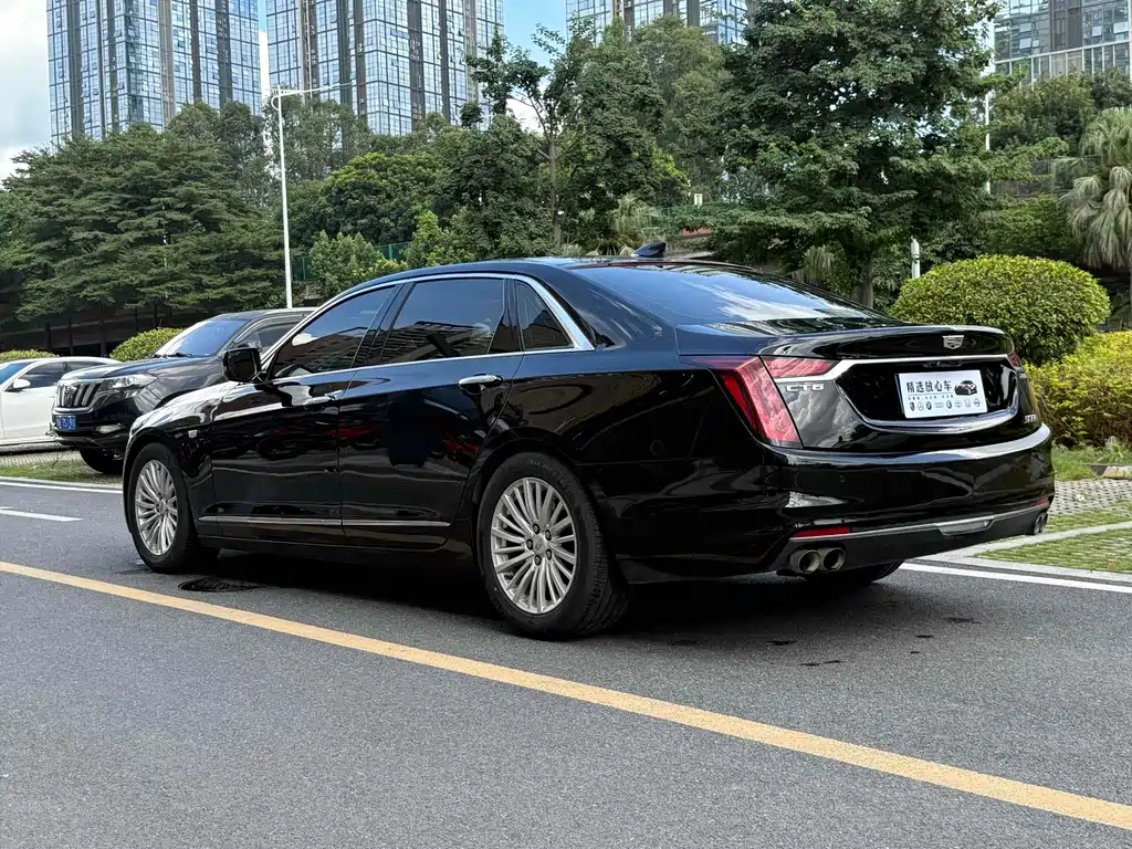 CADILLAC CT6