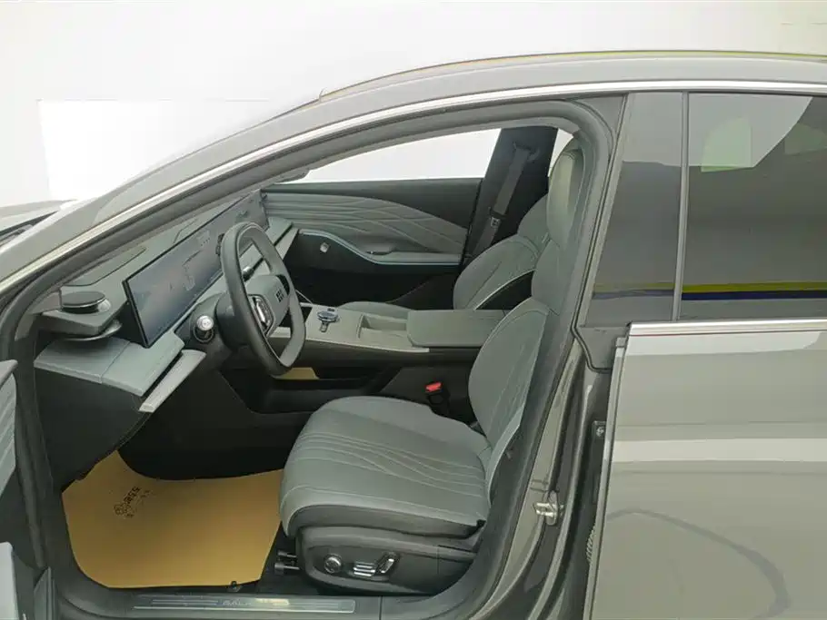 GEELY GALAXY GALAXY E8