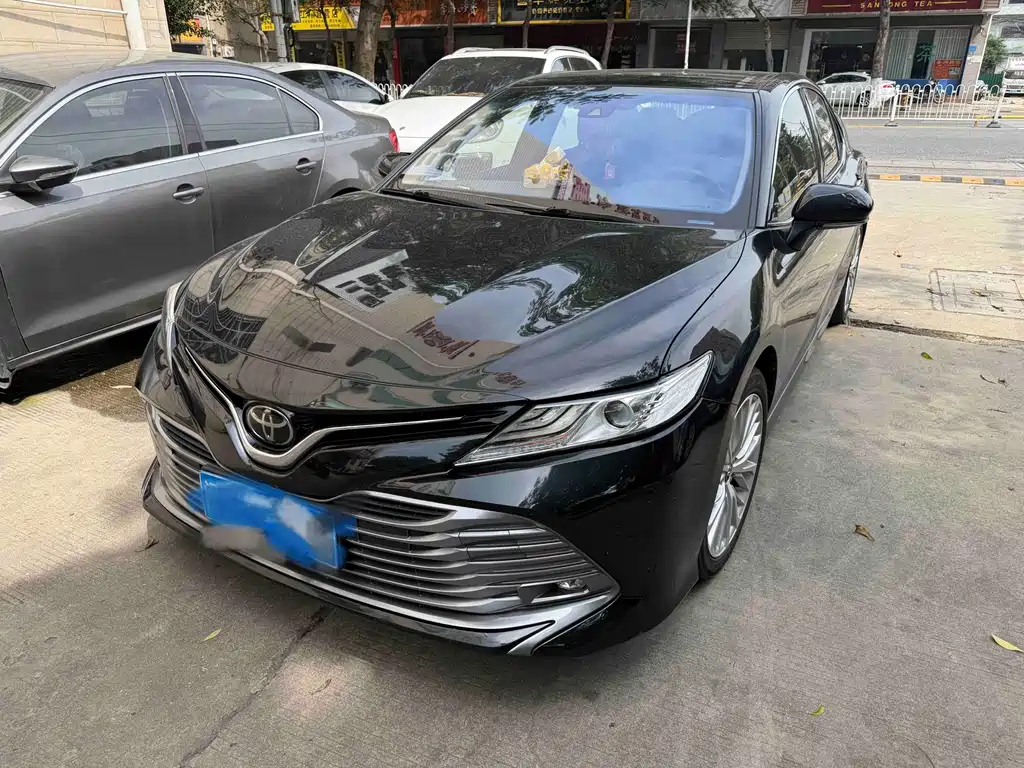 Купить Toyota Camry