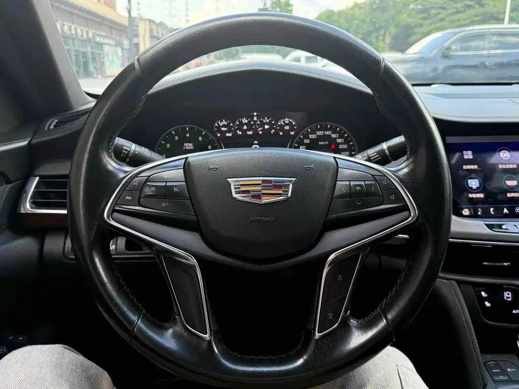 CADILLAC CT6