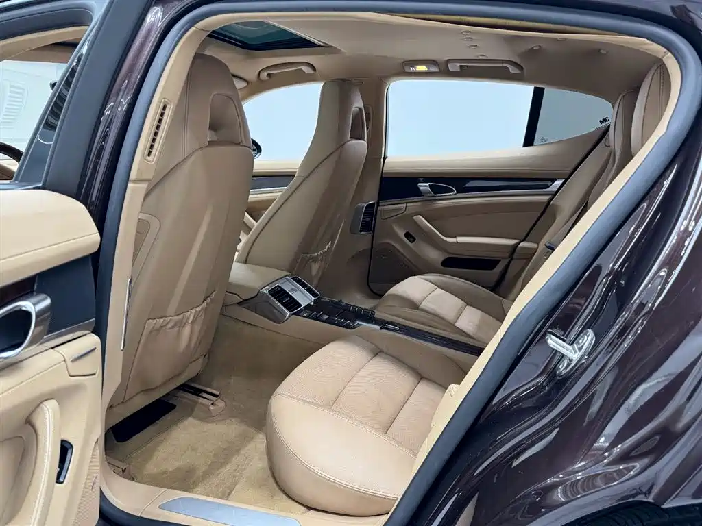 Porsche Panamera 2010 Panamera 4 3.6L