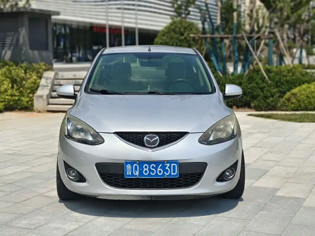 Mazda 2 011 1.3L AT Standard