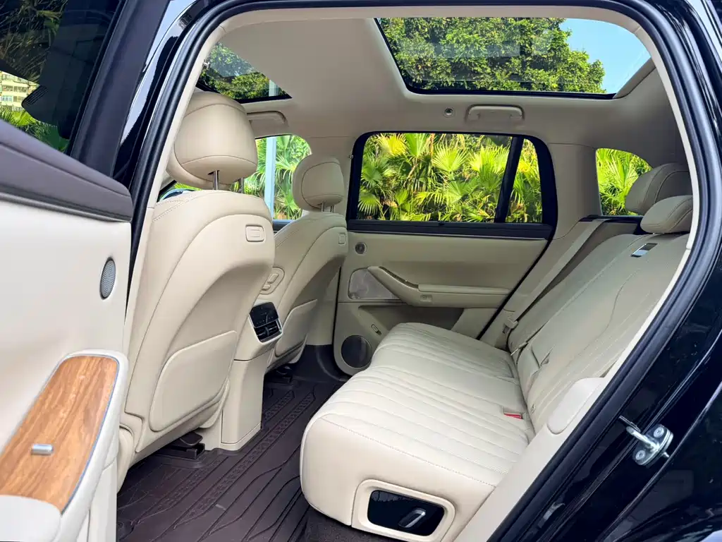 AITO ASK THE WORLD M7