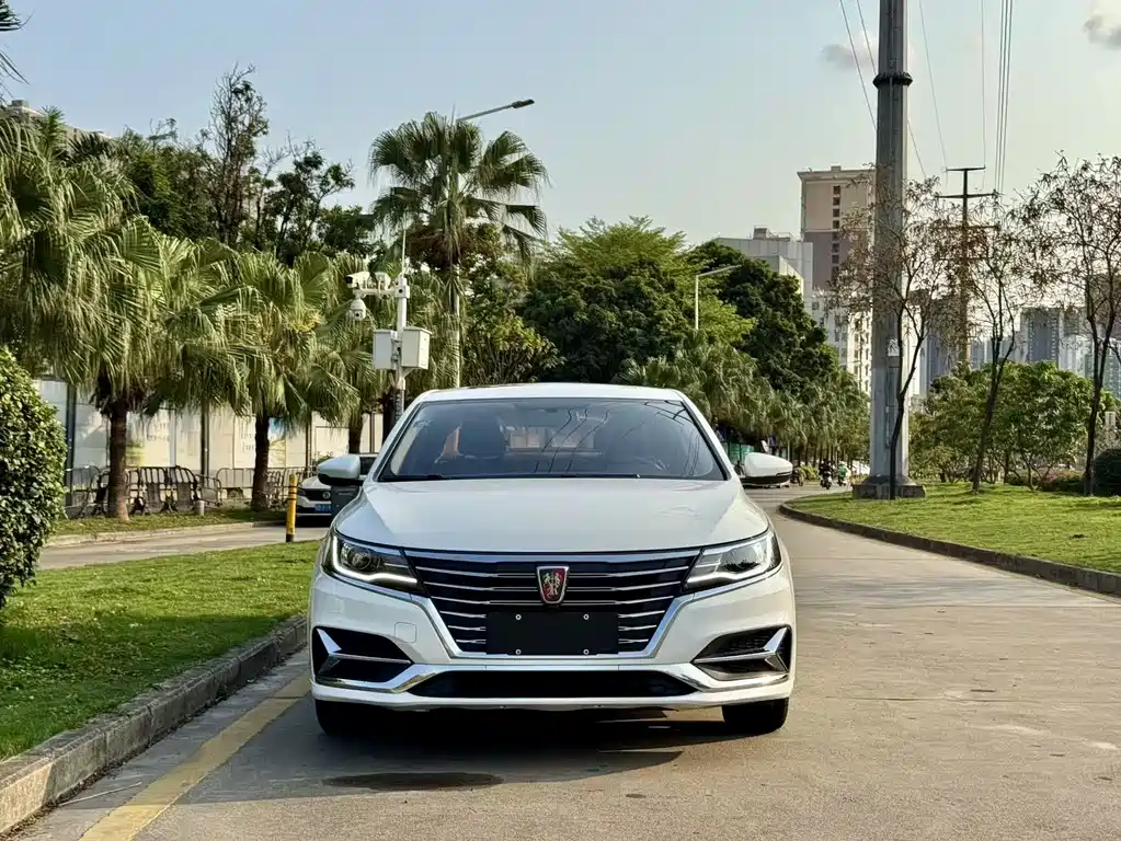 ROEWE I6 NEW ENERGY