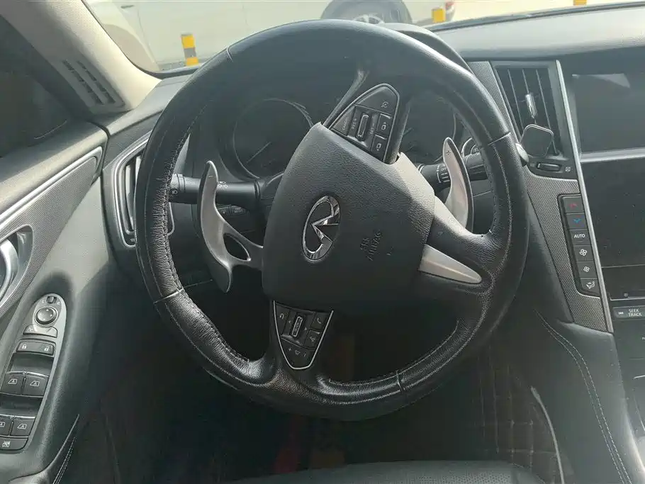 INFINITI Q50L