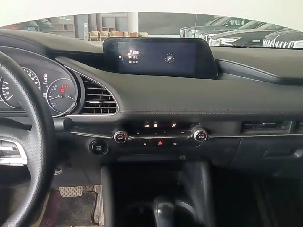 Mazda 3 Axela — миниатюра 13