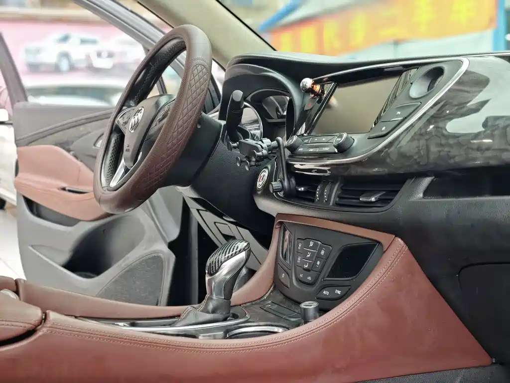 Buick Envision Plus — миниатюра 13