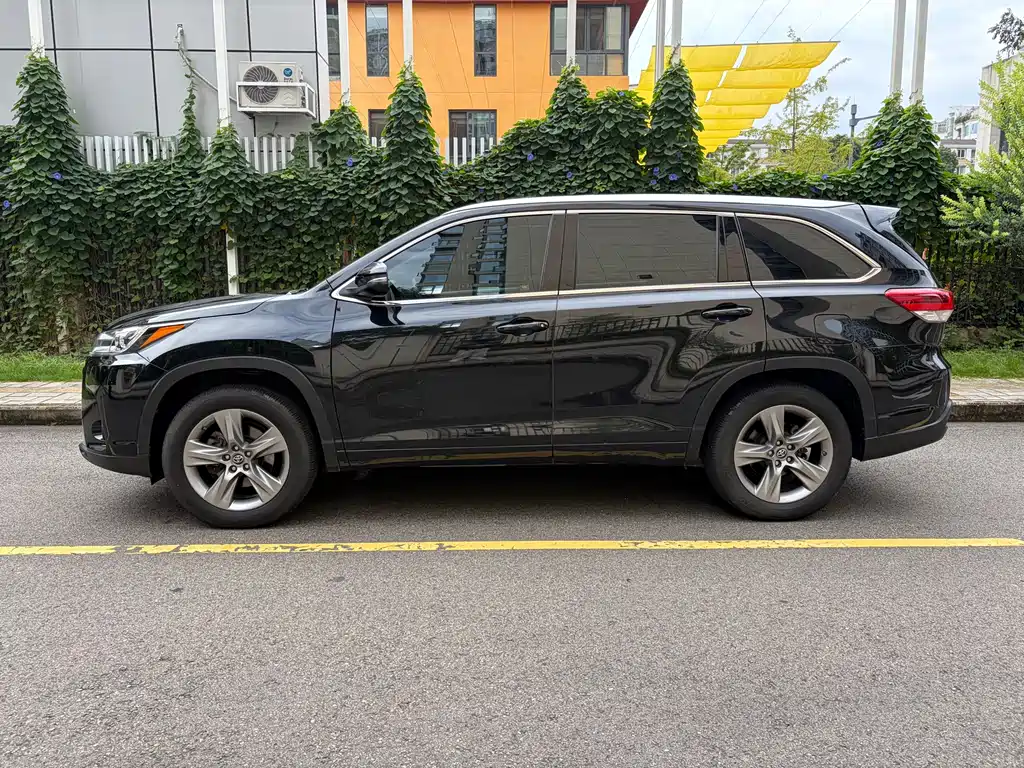 Toyota Highlander — миниатюра 8