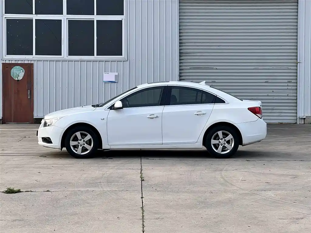 Chevrolet Cruze 2013 1.8L SE AT