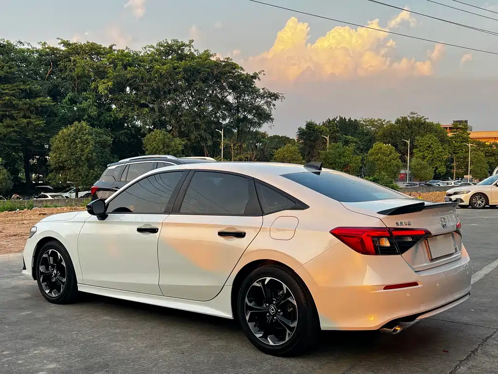Honda Civic — миниатюра 9