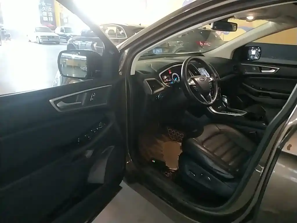 Ford Edge — миниатюра 16