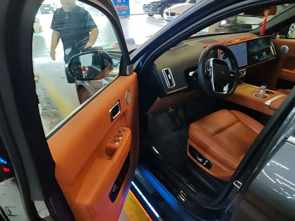 Li Auto Li L8 — миниатюра 16
