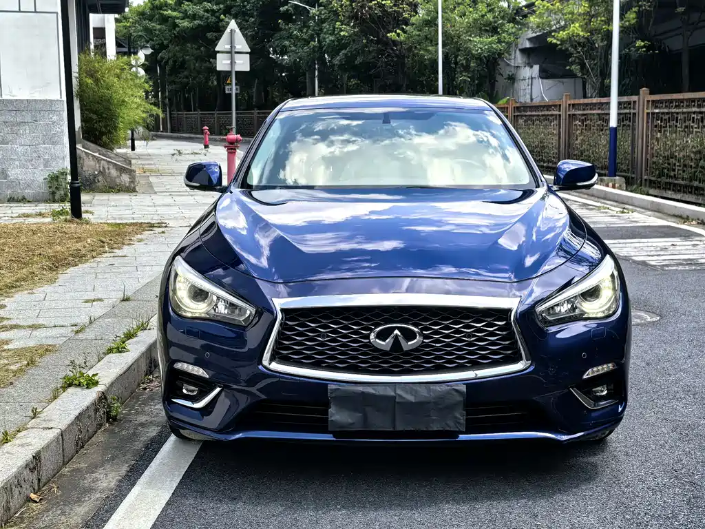 Infiniti Q50L 2018 2.0T V