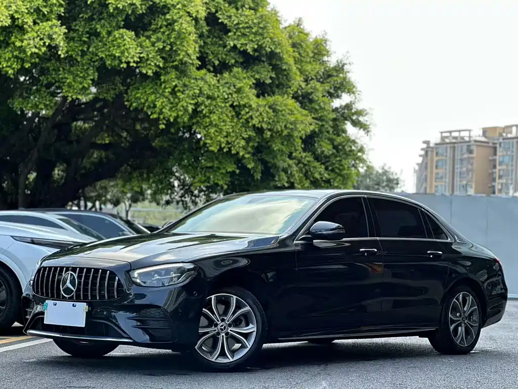 Mercedes-Benz E-Class 2022