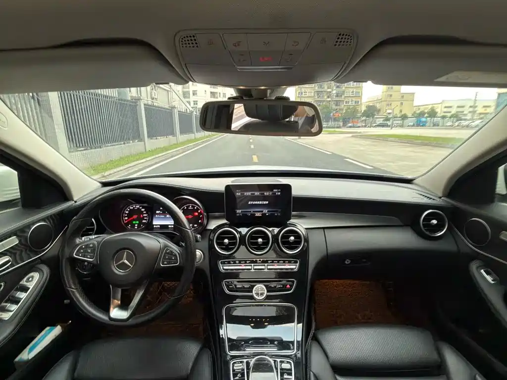 Mercedes-Benz C-Class — миниатюра 8