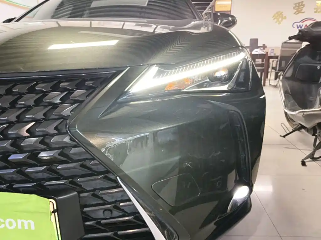 Lexus UX New Energy — миниатюра 24
