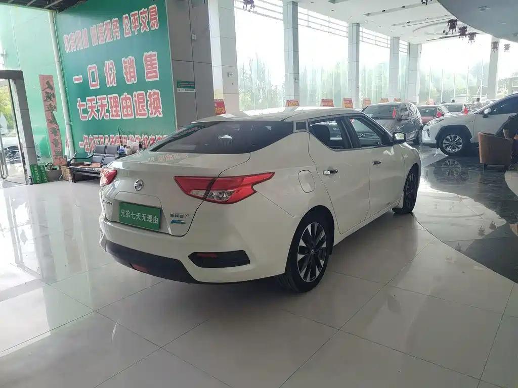 Nissan Bluebird — миниатюра 5