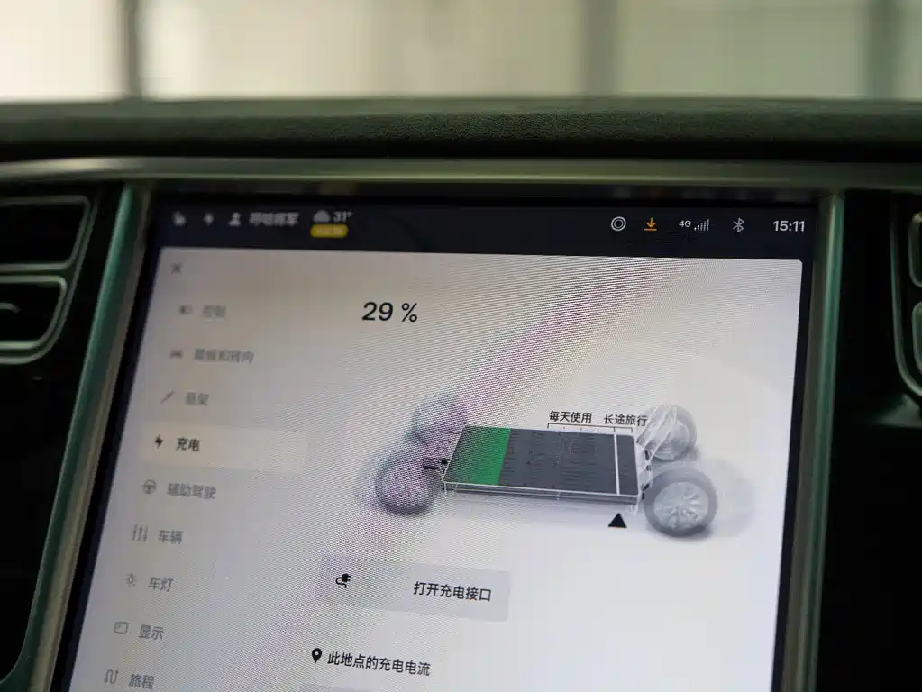 Tesla Model X — миниатюра 20