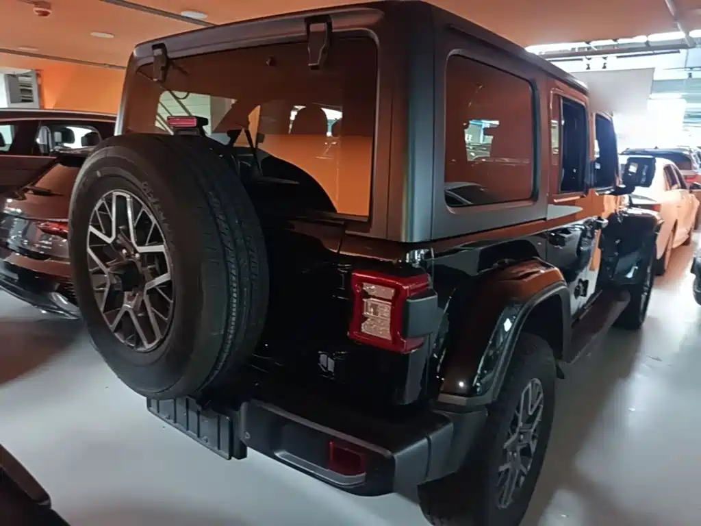 Jeep Wrangler PHEV — миниатюра 7