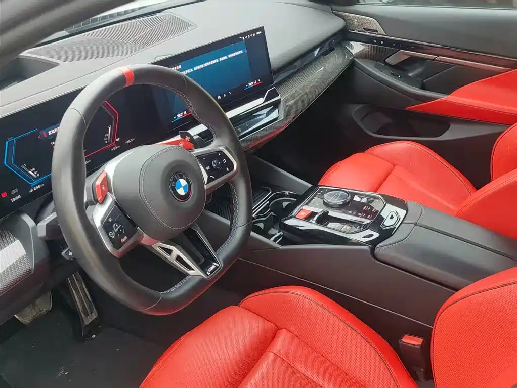BMW M5 New Energy — миниатюра 8