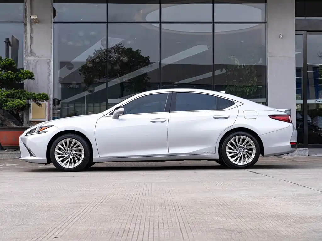 Lexus ES 2020 300h Executive
