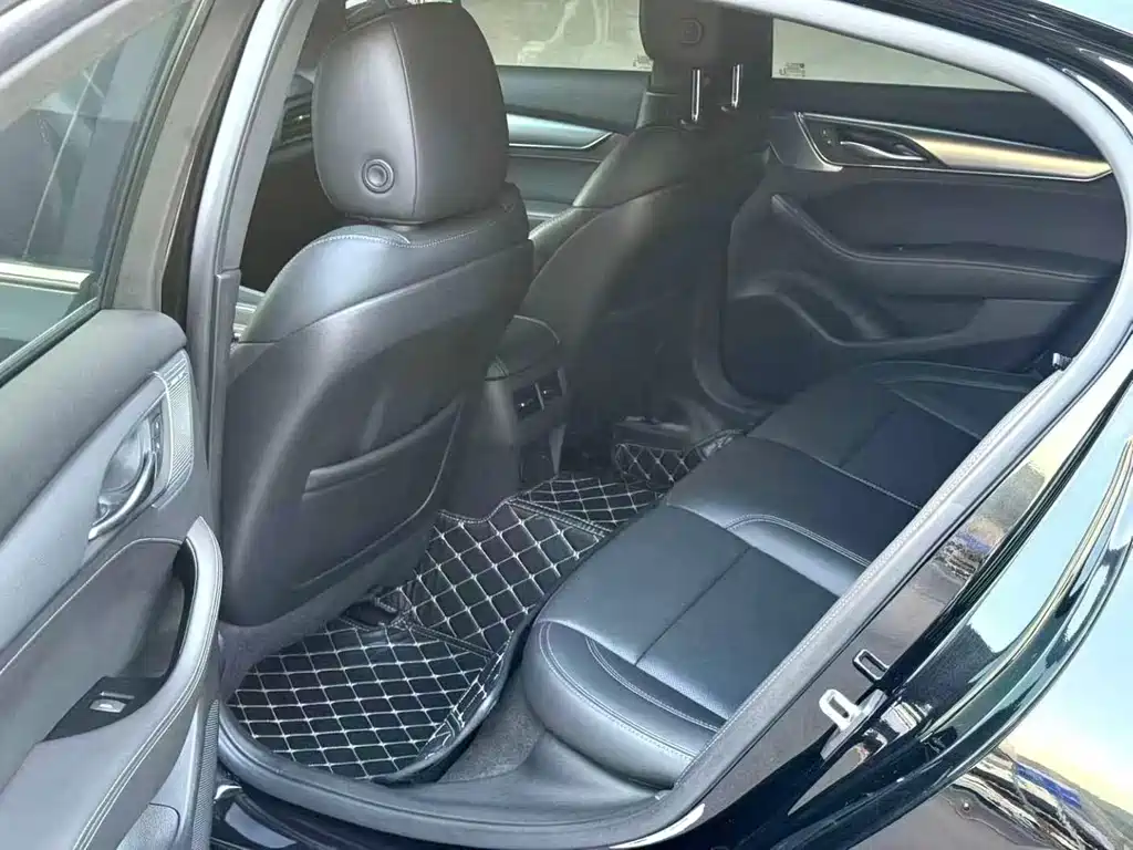 Cadillac CT5 — миниатюра 5