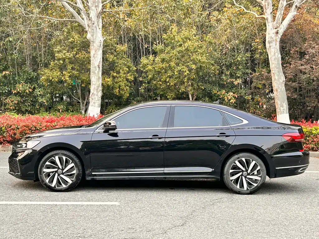 Volkswagen Passat 2022 330TSI Elite