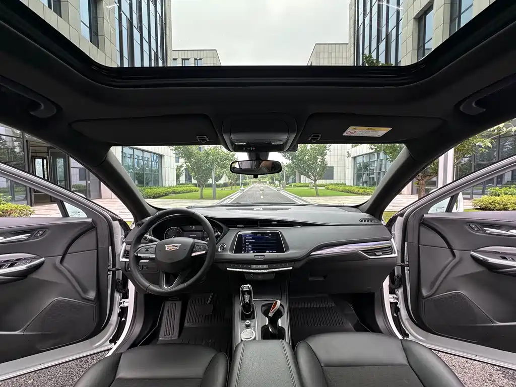 Cadillac XT4 — миниатюра 16