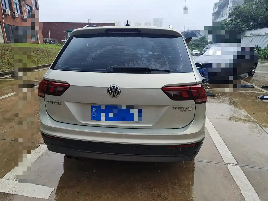 Volkswagen Tiguan L L 2018 330TSI AT