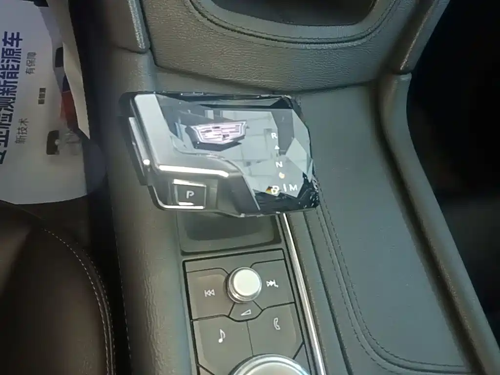Cadillac XT6 — миниатюра 14