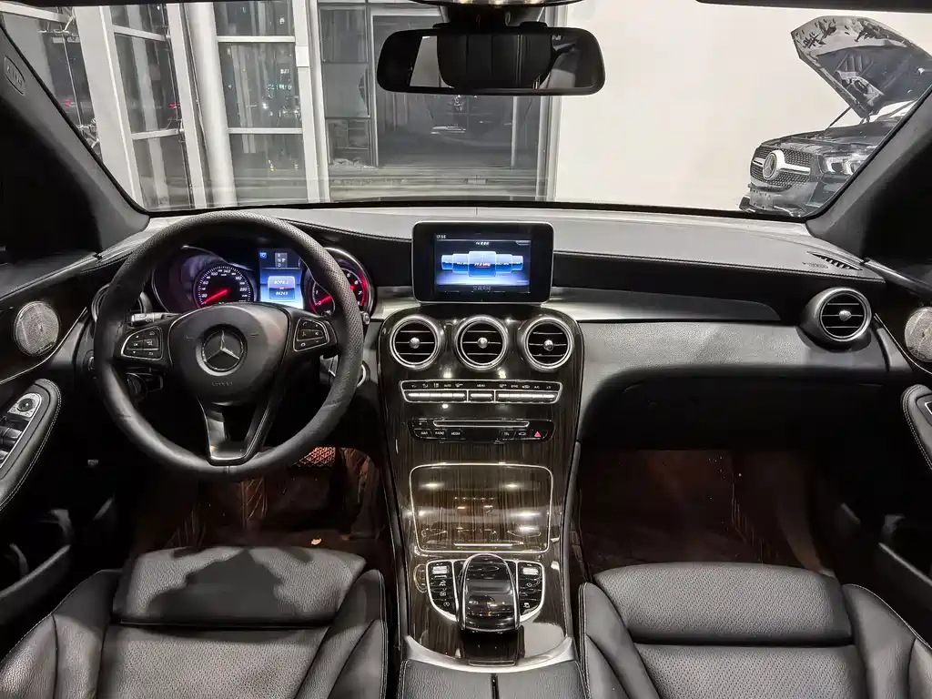 Mercedes-Benz GLC — миниатюра 10